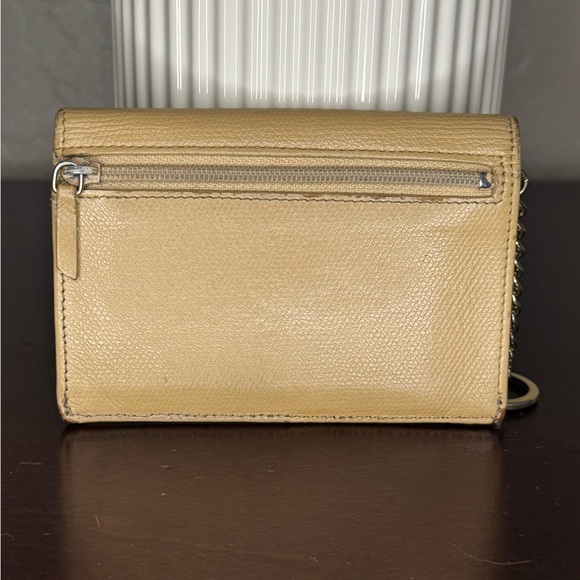 CHANEL compact wallet with detachable keychain - Picture 5 of 9